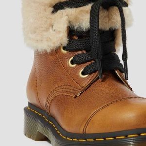 Dr.Martens Amilita fur lined boots